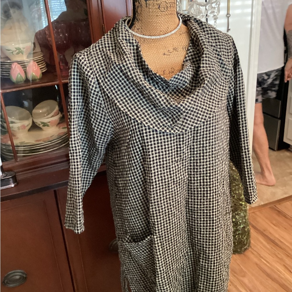 Match Point  Linen Tunic - Picture 3 of 4